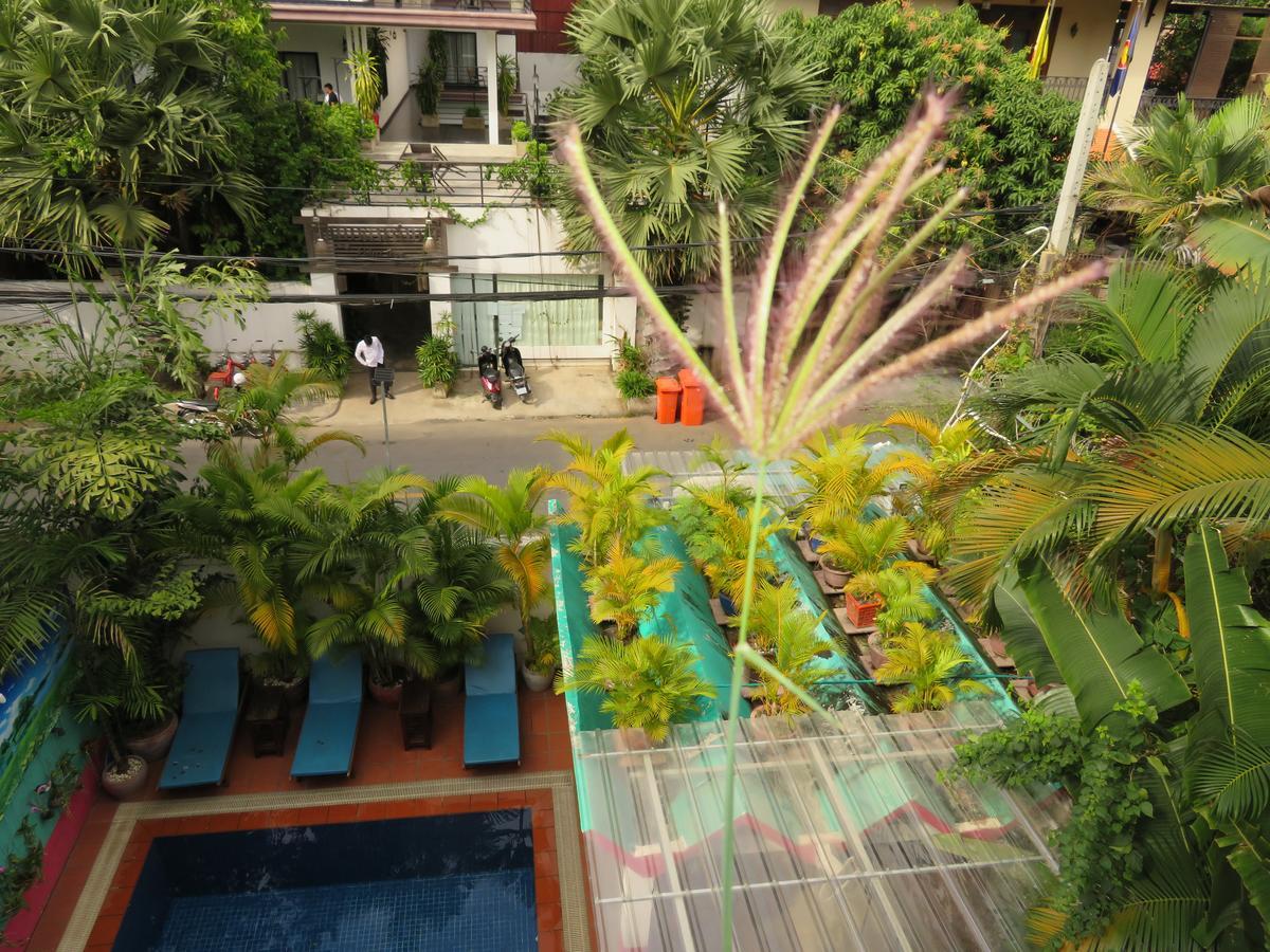 The Little Garden Boutique Hotel Phnom Penh Exterior photo